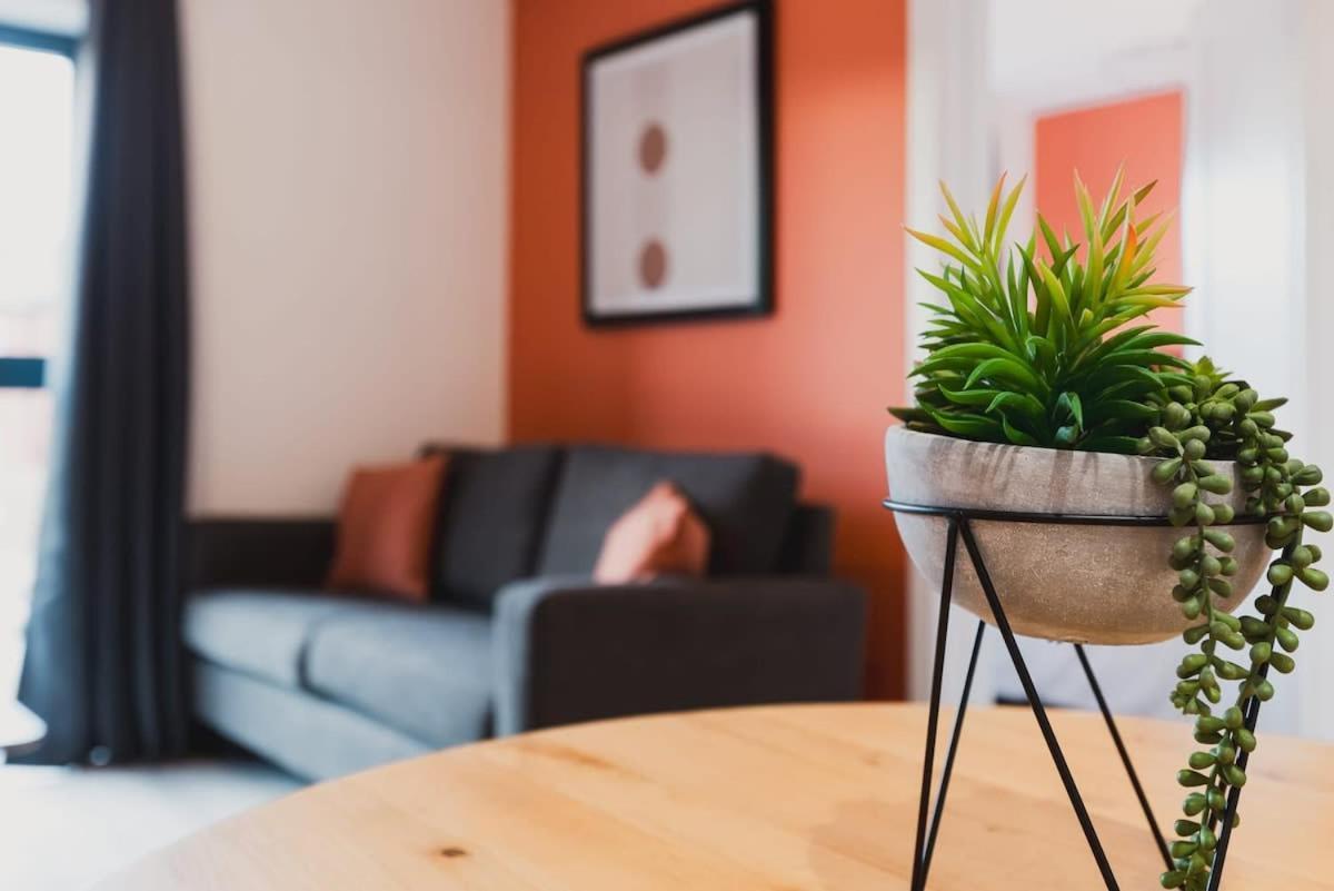 Stayzeni, Hardwick House Derby 2 Bed Apartment Dış mekan fotoğraf